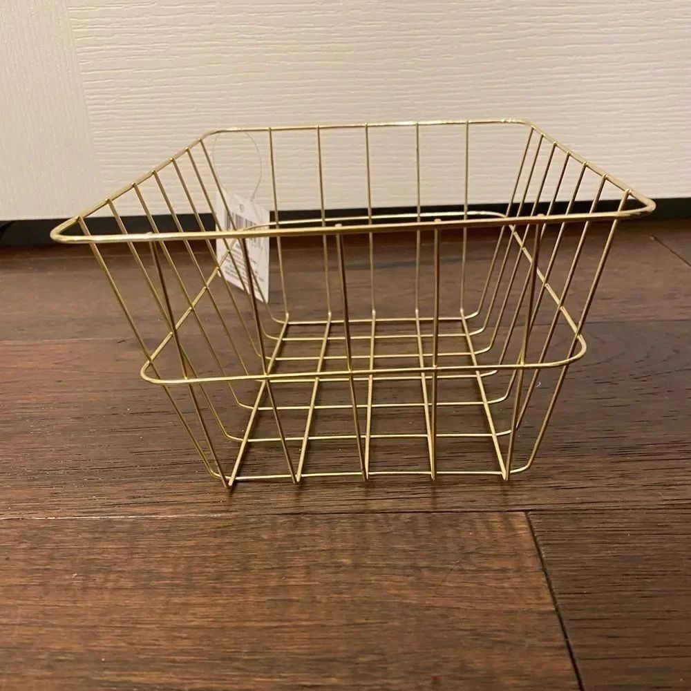 NWT Beautiful Gold rectangle Wire storage basket - Picture 9 of 9